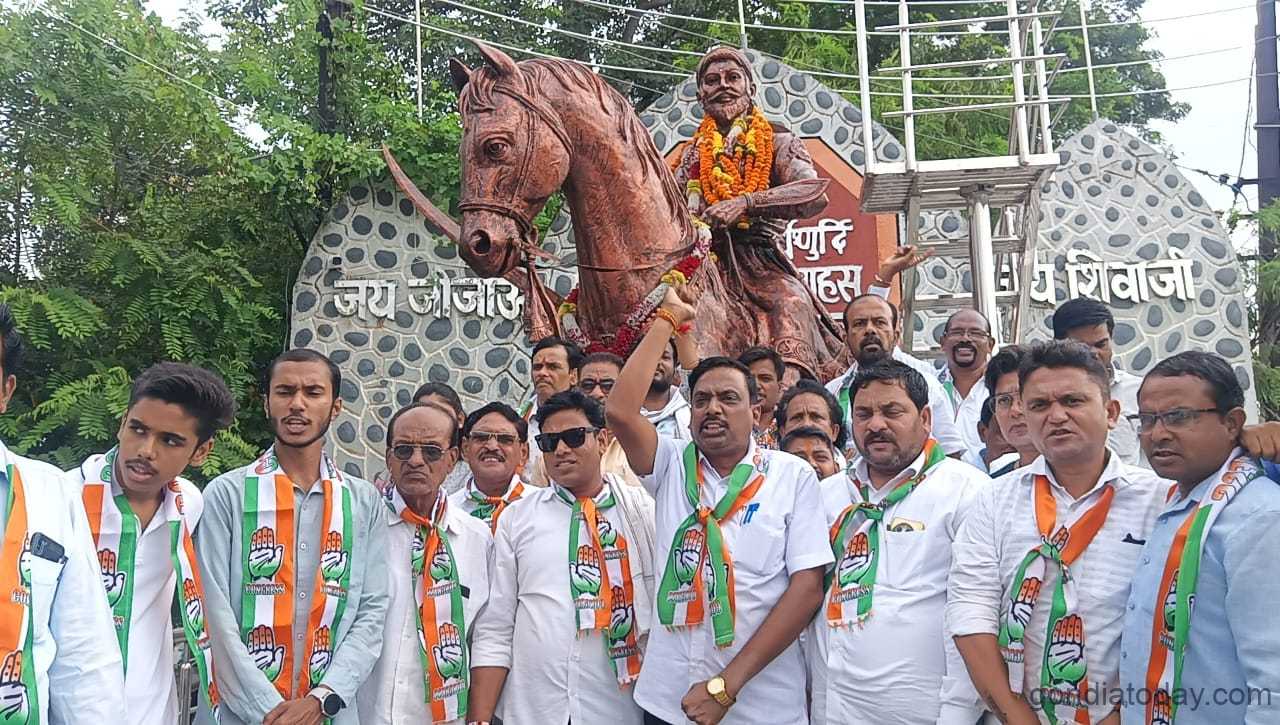 शिवाजी महाराज पुतळ्याचा अवमान करणाऱ्या दोषींवर कठोर कारवाई करावी