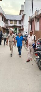 रायपुर में फर्जी पुलिस बनकर वसूली करता युवक गिरफ्तार
