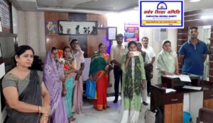 रायपुर में संस्कार शिक्षकों को मार्गदर्शन देते पूज्यपाद अशोक देवाचार्य महाराज।